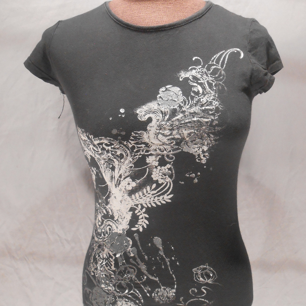 Black and Silver Floral Design Shirt Size Medium
